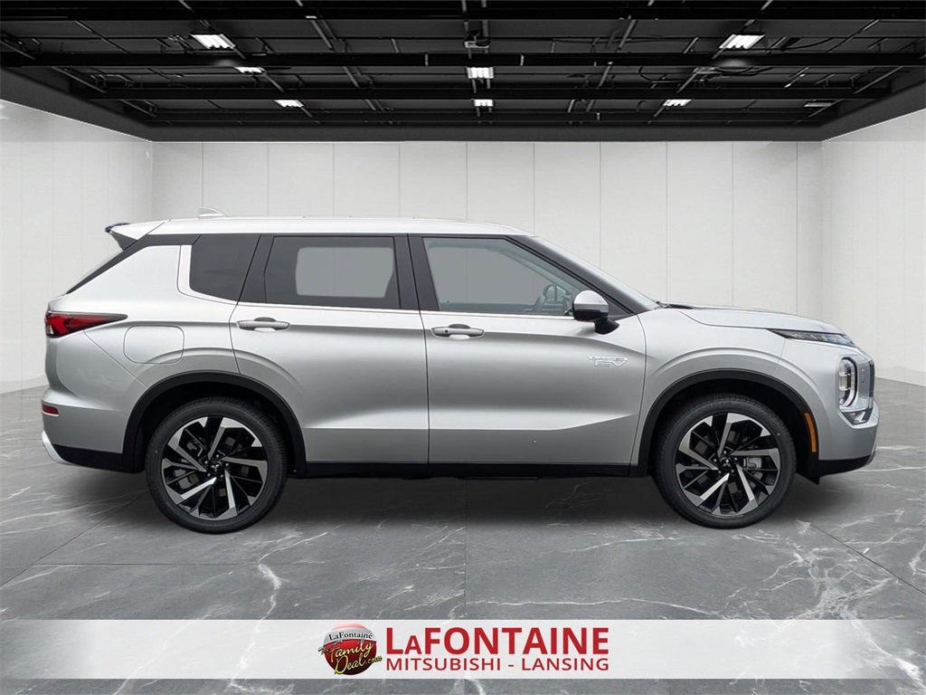 2025 Mitsubishi Outlander PHEV SE