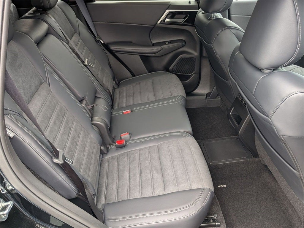 2025 Mitsubishi Outlander PHEV SE