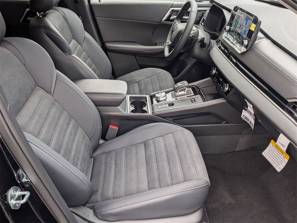 2025 Mitsubishi Outlander PHEV SE