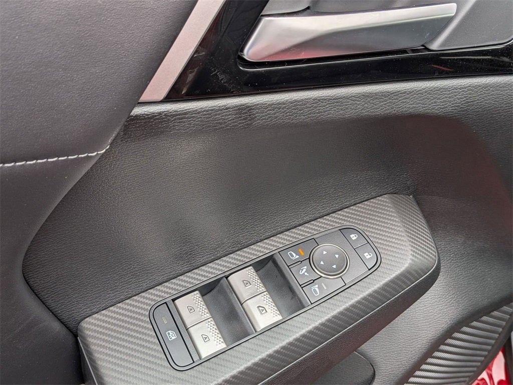 2025 Mitsubishi Outlander PHEV SE