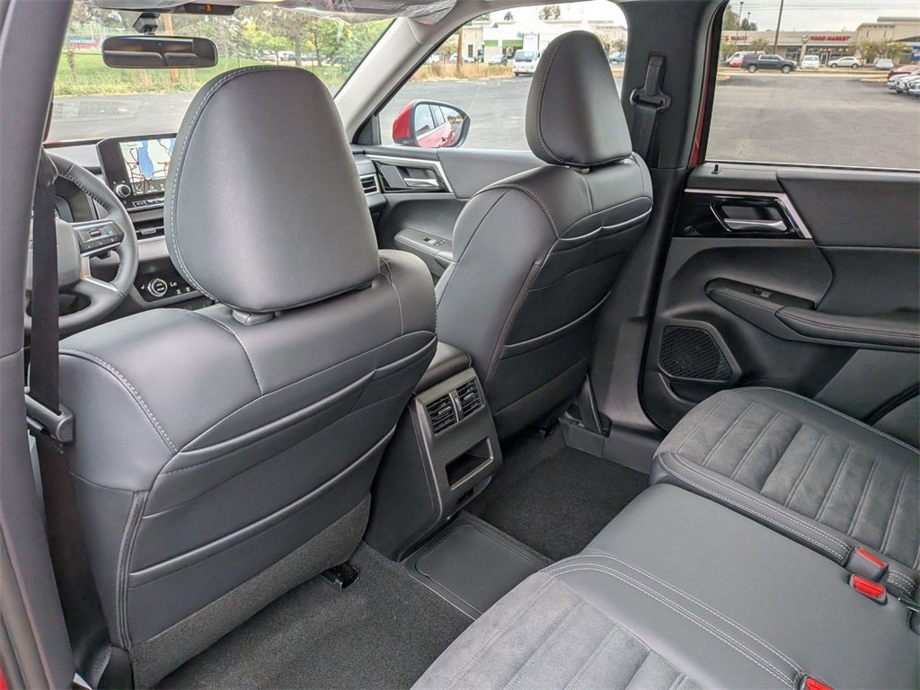 2025 Mitsubishi Outlander PHEV SE