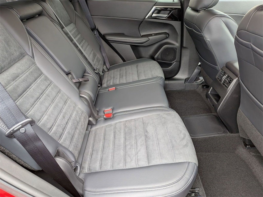 2025 Mitsubishi Outlander PHEV SE