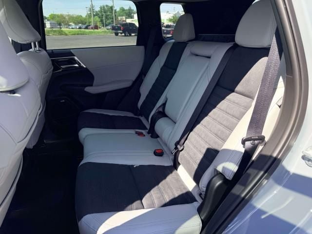 2026 Mitsubishi Outlander PHEV SE