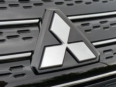 2025 Mitsubishi Outlander PHEV SE