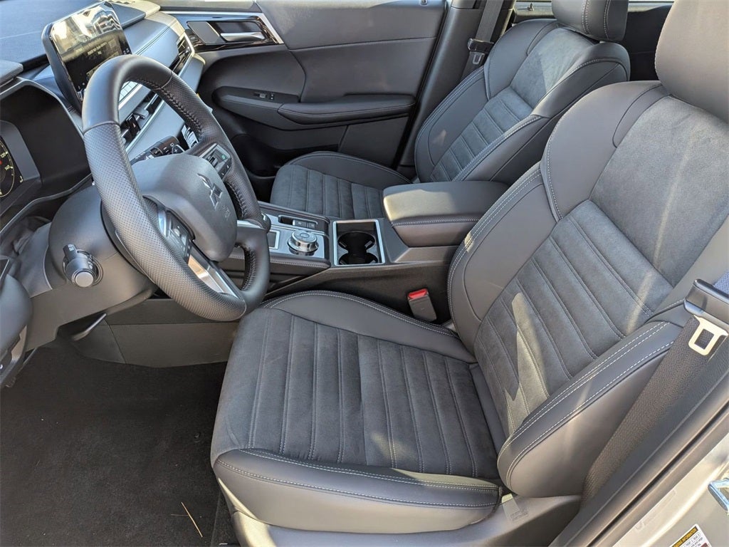 2025 Mitsubishi Outlander PHEV SE