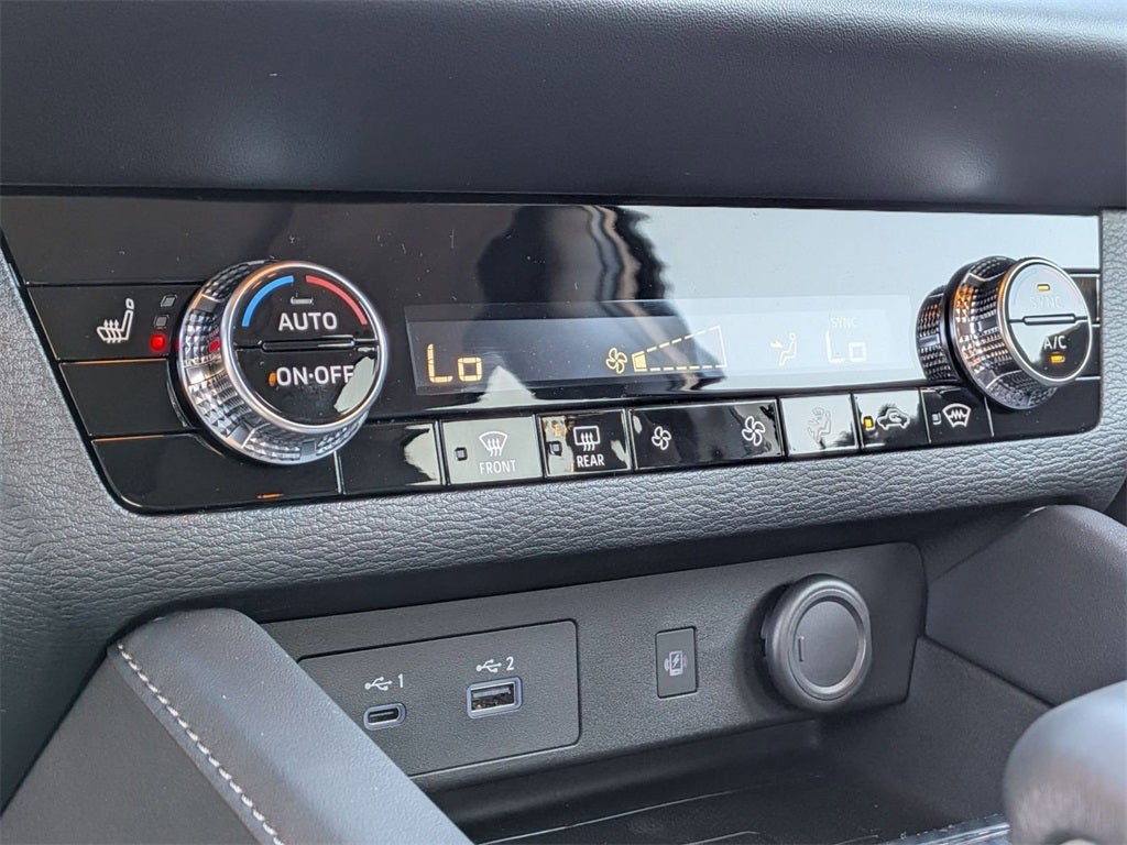 2025 Mitsubishi Outlander PHEV SE