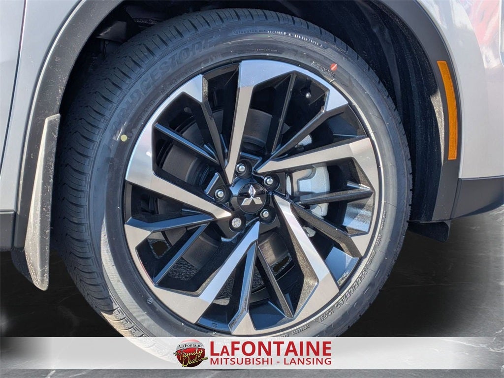 2025 Mitsubishi Outlander PHEV SE