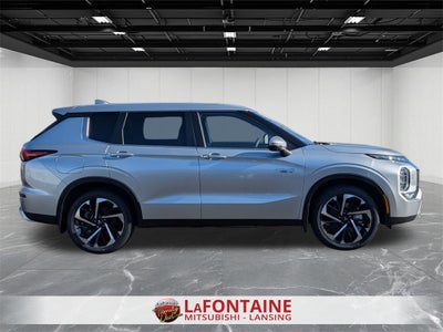 2025 Mitsubishi Outlander PHEV SE