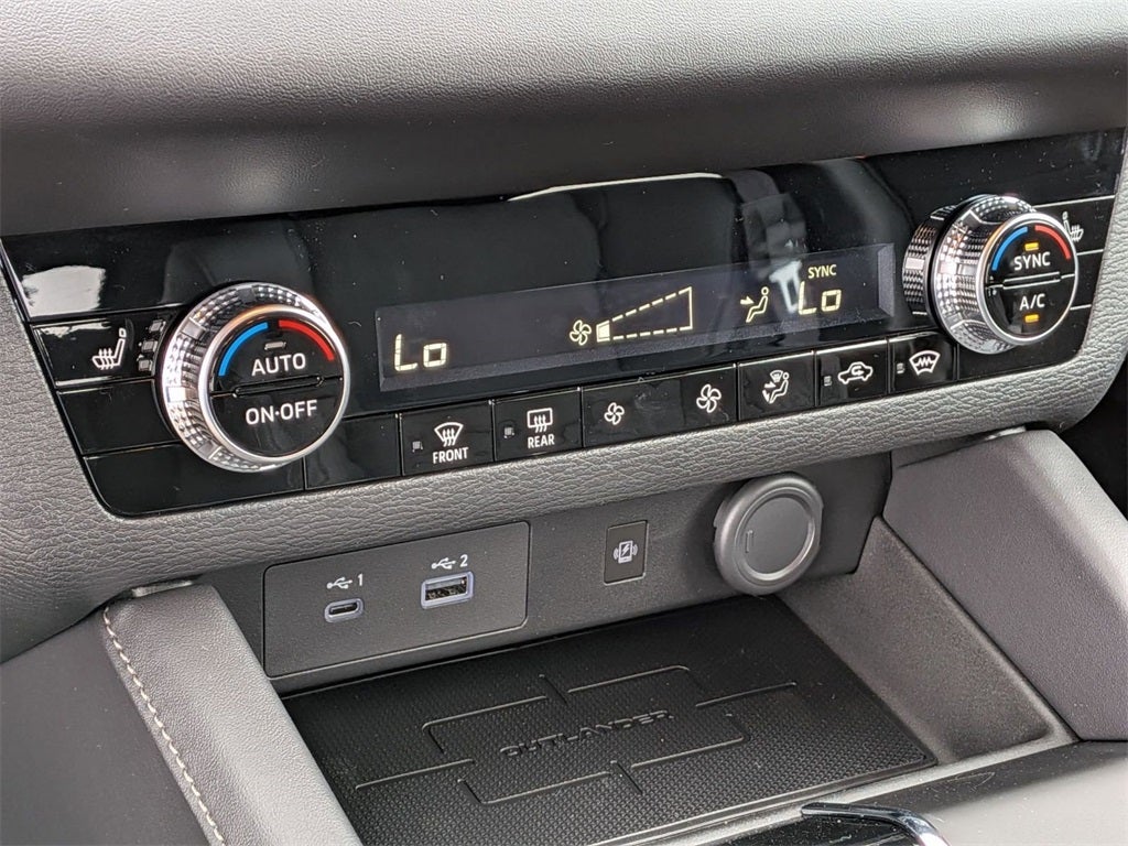 2025 Mitsubishi Outlander PHEV SE