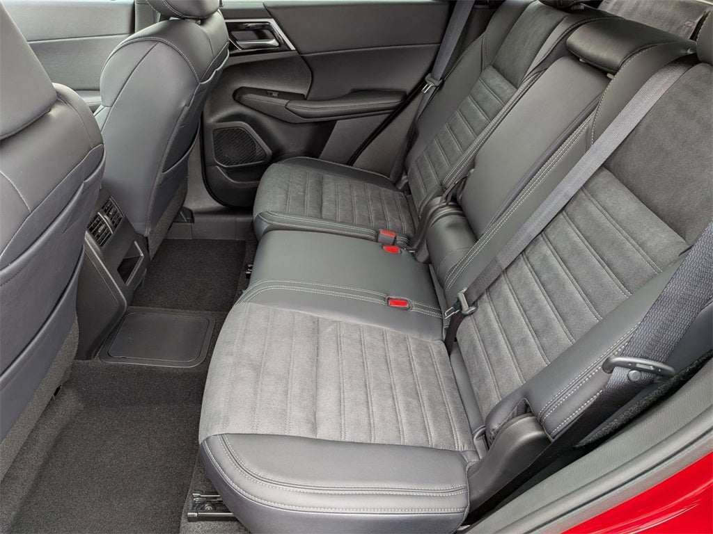 2025 Mitsubishi Outlander PHEV SE