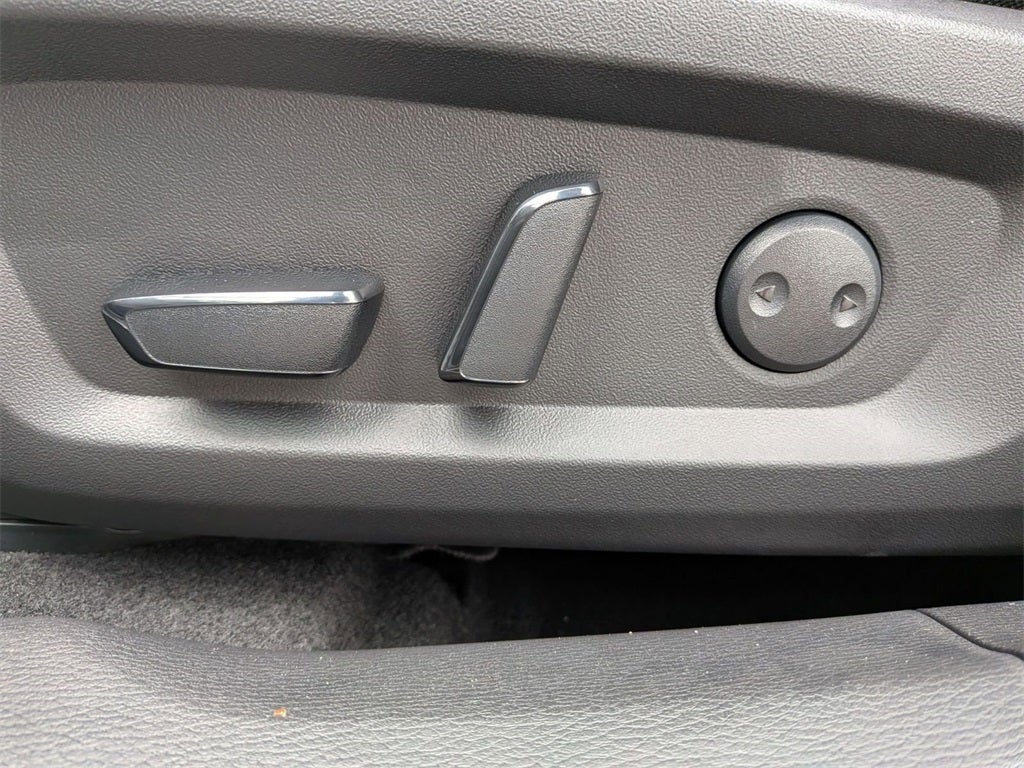 2025 Mitsubishi Outlander PHEV SE