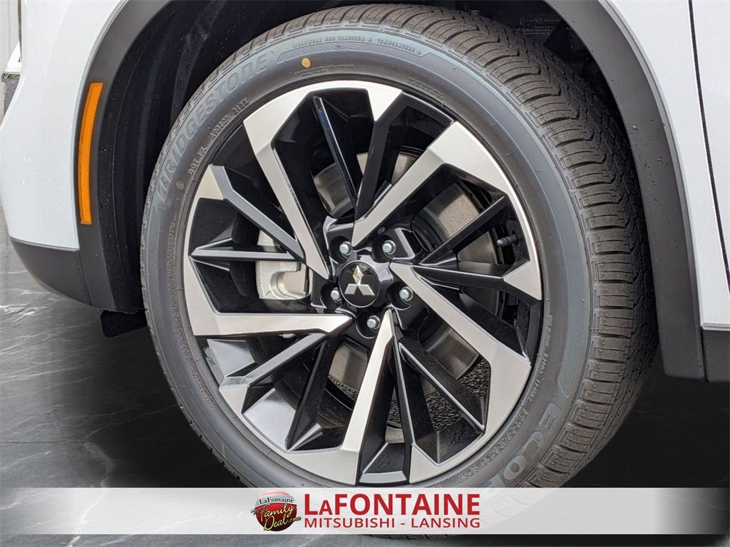 2025 Mitsubishi Outlander PHEV SE