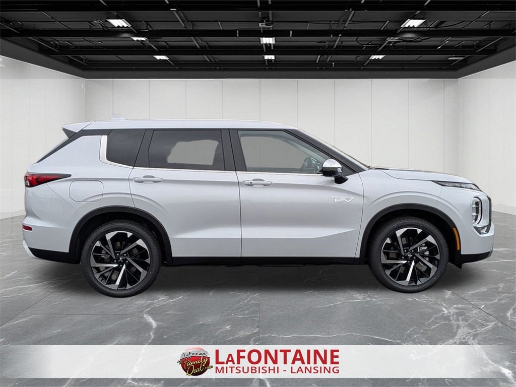 2025 Mitsubishi Outlander PHEV SE