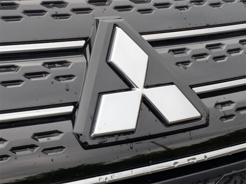 2025 Mitsubishi Outlander PHEV SE