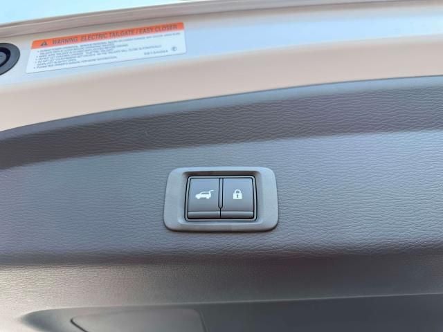 2026 Mitsubishi Outlander PHEV SEL