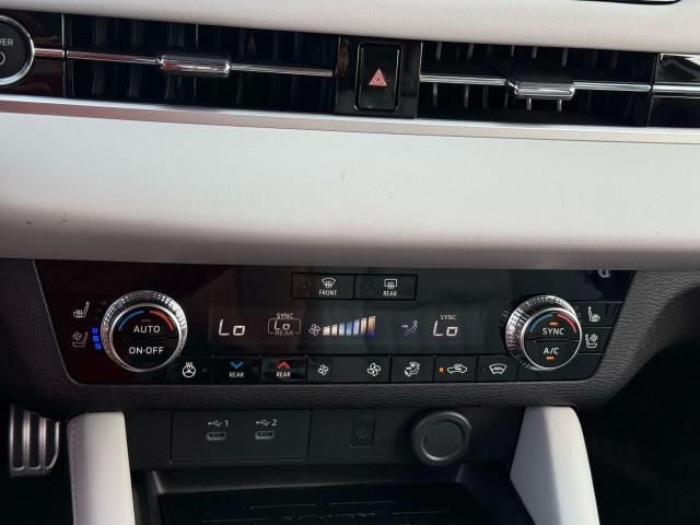 2026 Mitsubishi Outlander PHEV SEL