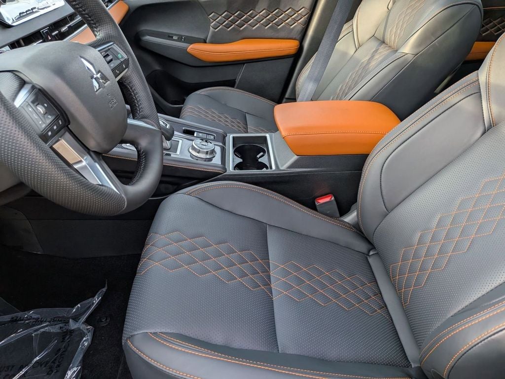 2025 Mitsubishi Outlander PHEV SEL