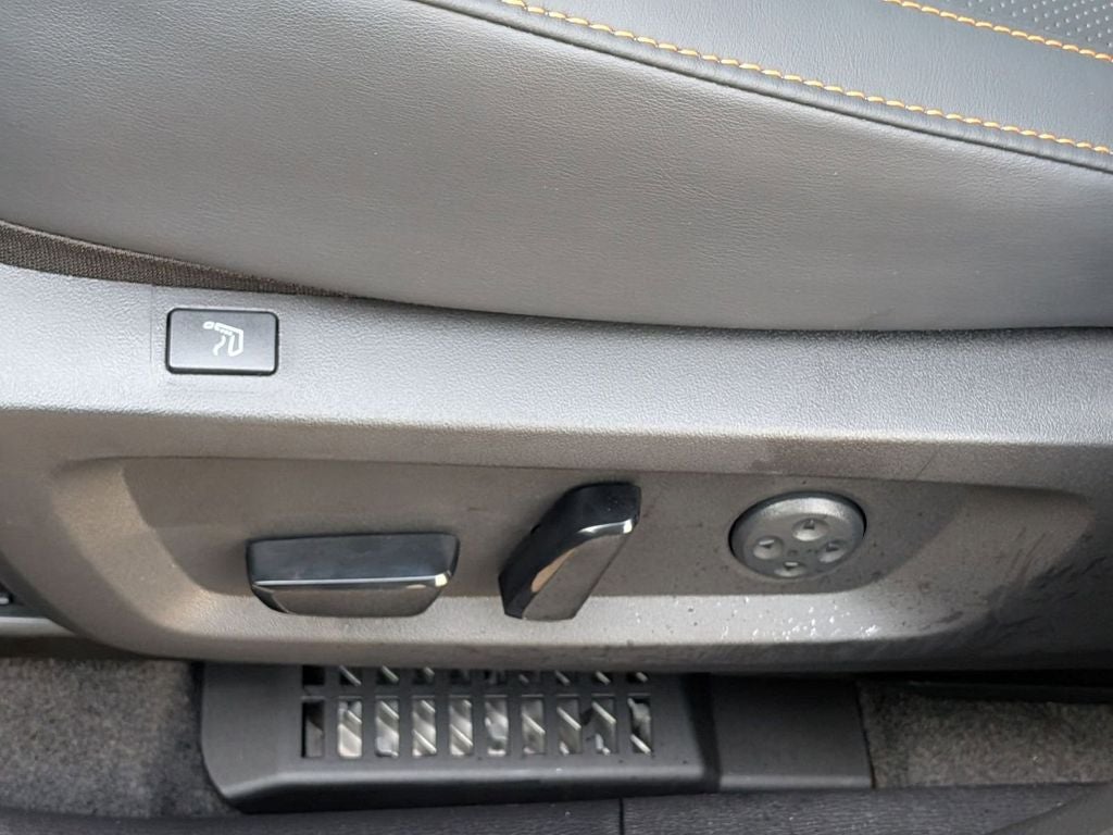 2025 Mitsubishi Outlander PHEV SEL