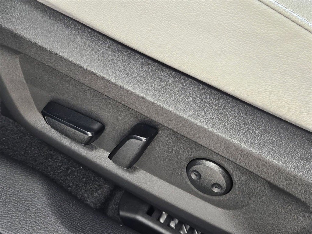 2025 Mitsubishi Outlander PHEV Platinum Edition