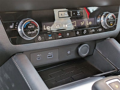 2025 Mitsubishi Outlander PHEV SEL