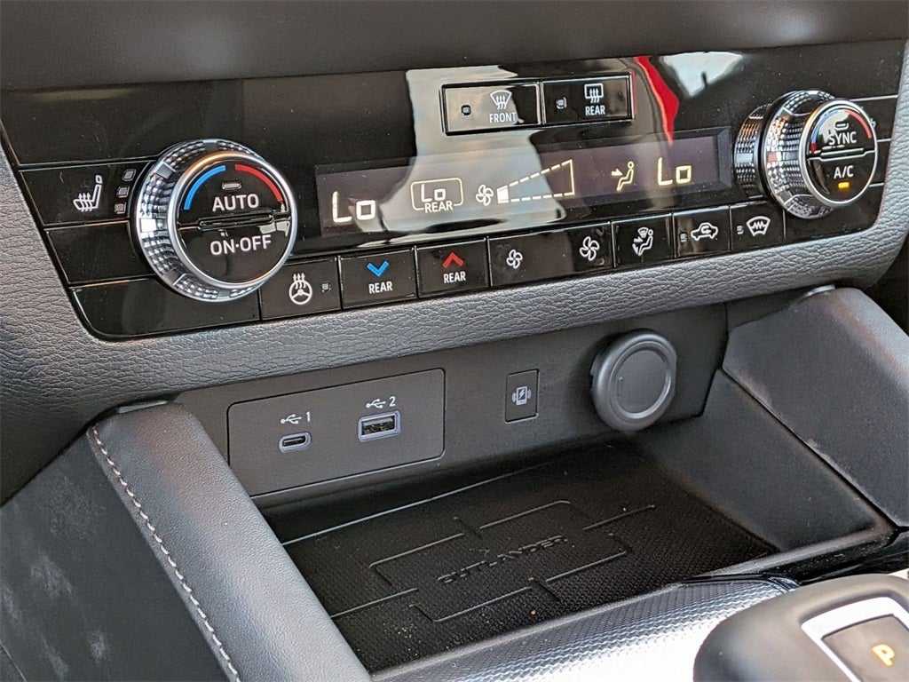 2025 Mitsubishi Outlander PHEV SEL