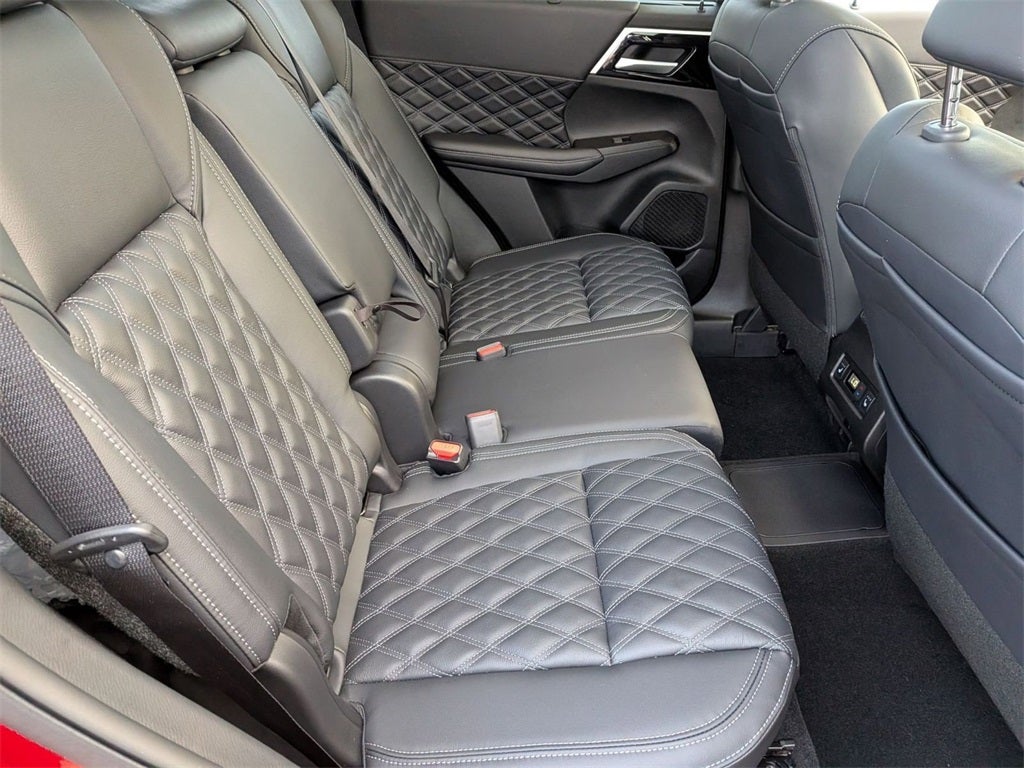 2025 Mitsubishi Outlander PHEV SEL