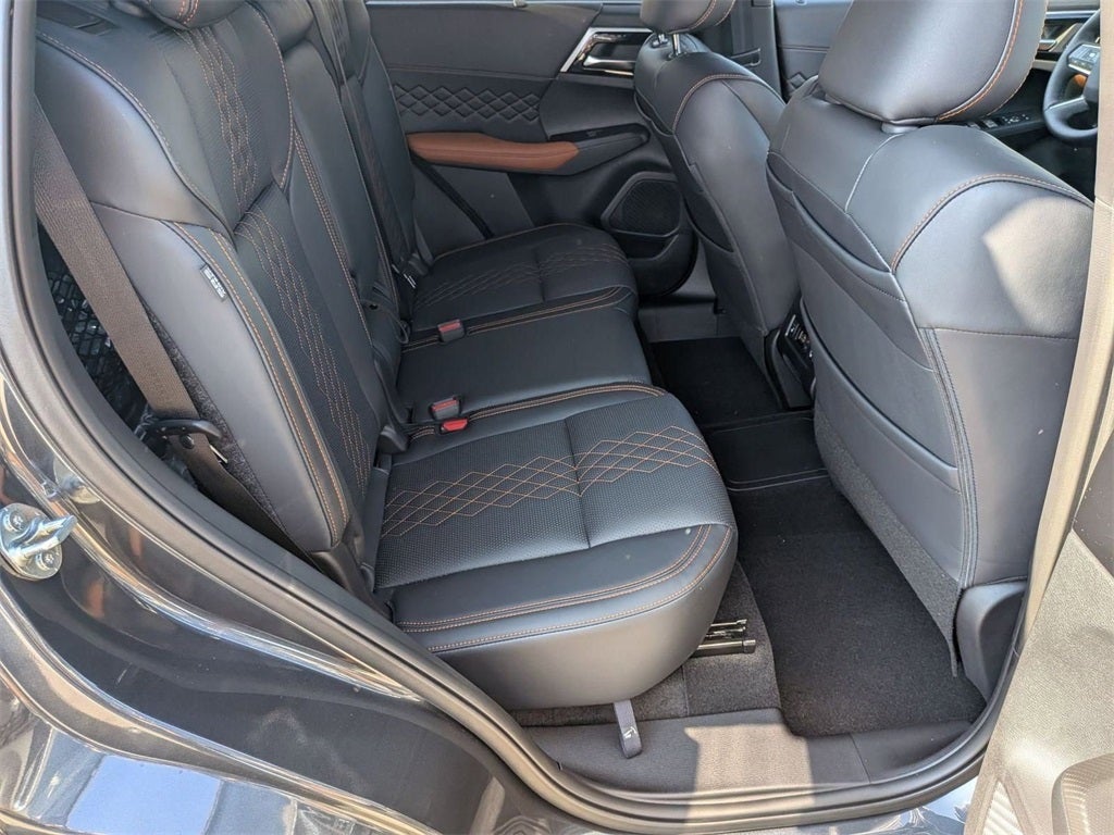 2025 Mitsubishi Outlander PHEV SEL