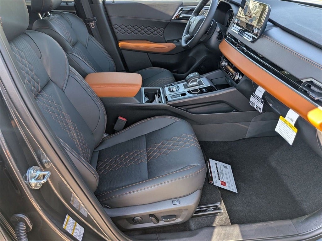 2025 Mitsubishi Outlander PHEV SEL