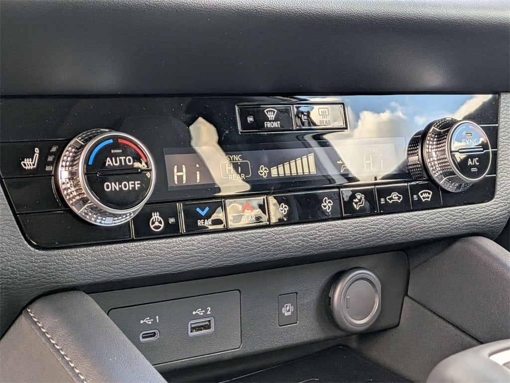 2025 Mitsubishi Outlander PHEV SEL