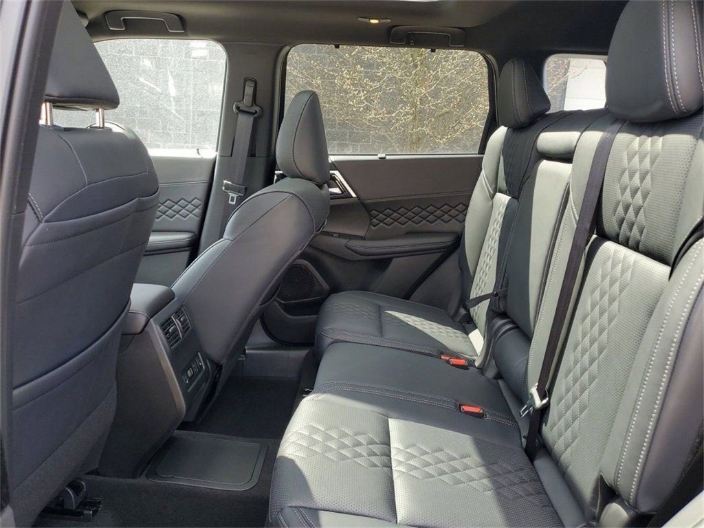 2025 Mitsubishi Outlander PHEV SEL