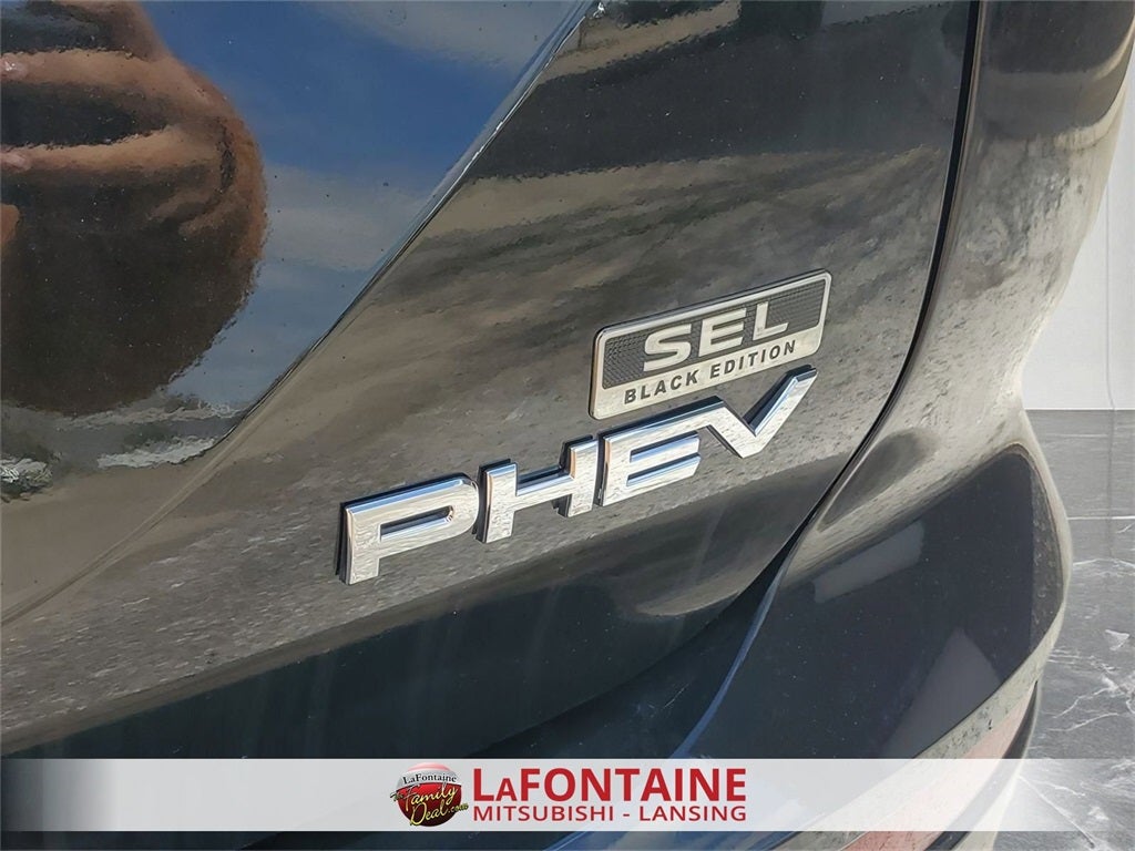 2025 Mitsubishi Outlander PHEV SEL