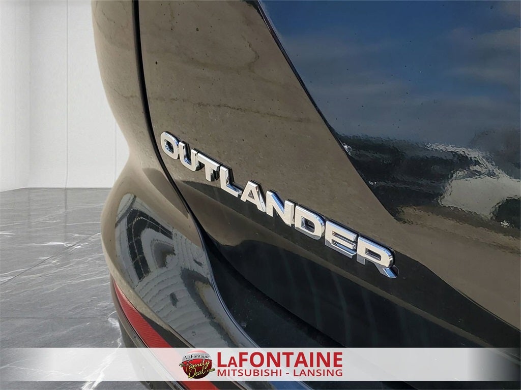 2025 Mitsubishi Outlander PHEV SEL