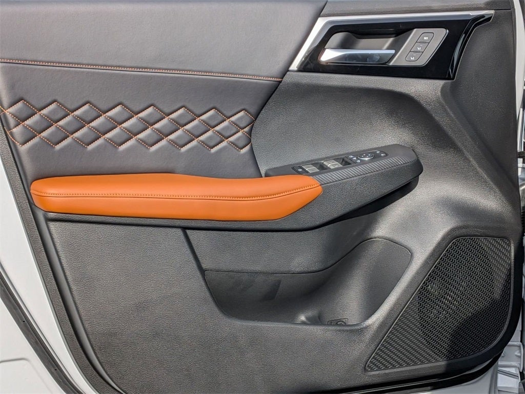 2025 Mitsubishi Outlander PHEV SEL
