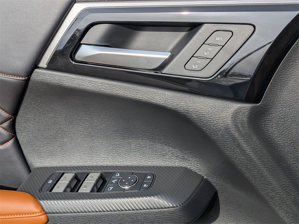 2025 Mitsubishi Outlander PHEV SEL