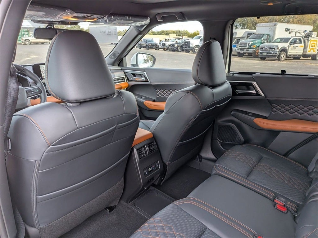 2025 Mitsubishi Outlander PHEV SEL