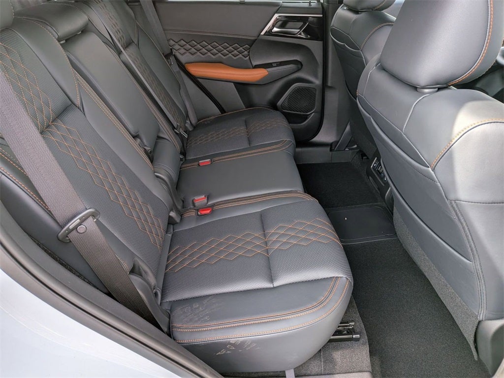 2025 Mitsubishi Outlander PHEV SEL