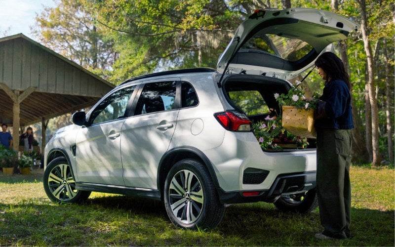 2027mitsubishioutlandersport-exterior-05